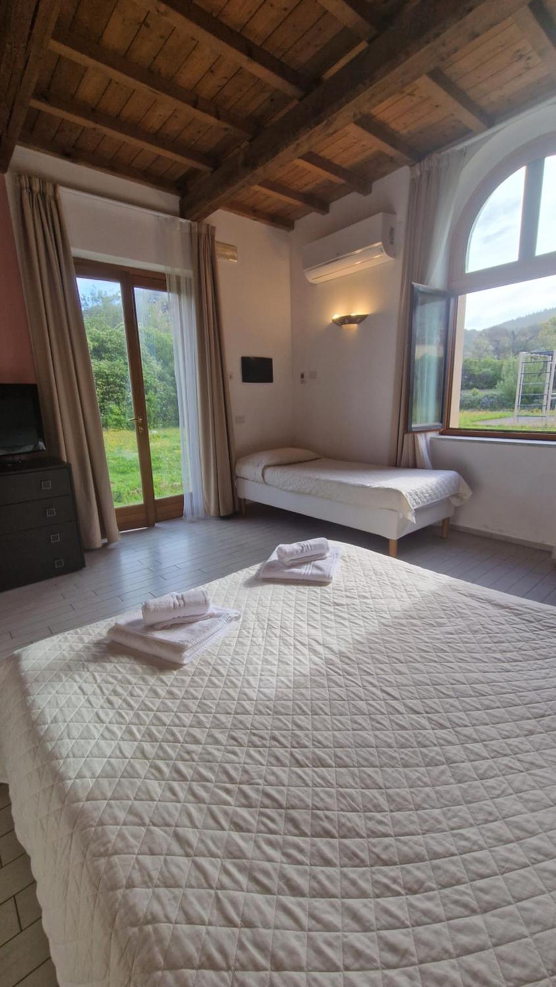 Aparthotel Cala Dei Mori Livorno Esterno foto