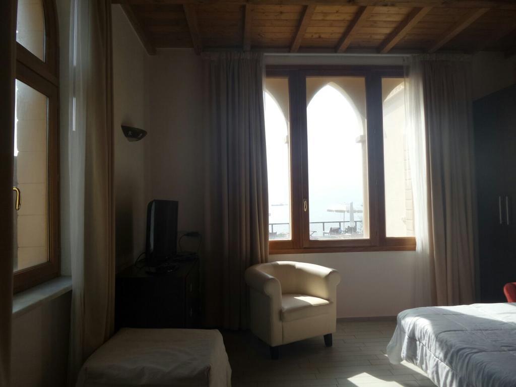 Aparthotel Cala Dei Mori Livorno Esterno foto