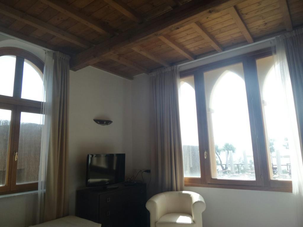 Aparthotel Cala Dei Mori Livorno Esterno foto